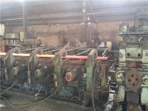 無(wú)縫管生產(chǎn)車(chē)間